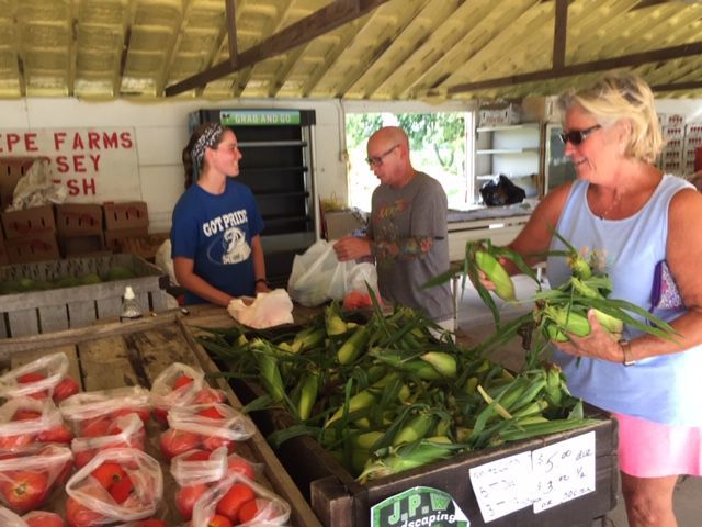 Liepe Farms stand on Cologne Avenue